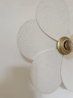Applique murale Fleur en papier mâché