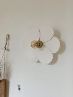 Applique murale Fleur en papier mâché