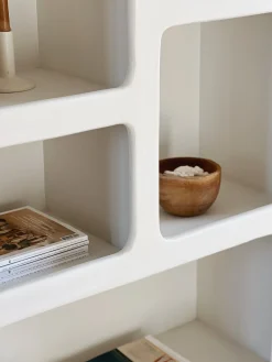 Armoire Mykonos effet beton ciré blanc cassé