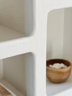 Armoire Mykonos effet beton ciré blanc cassé