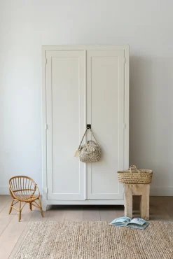 Armoire parisienne vintage en bois