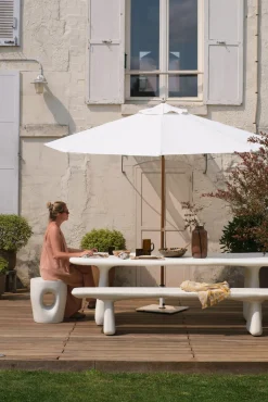 Banc en résine blanche