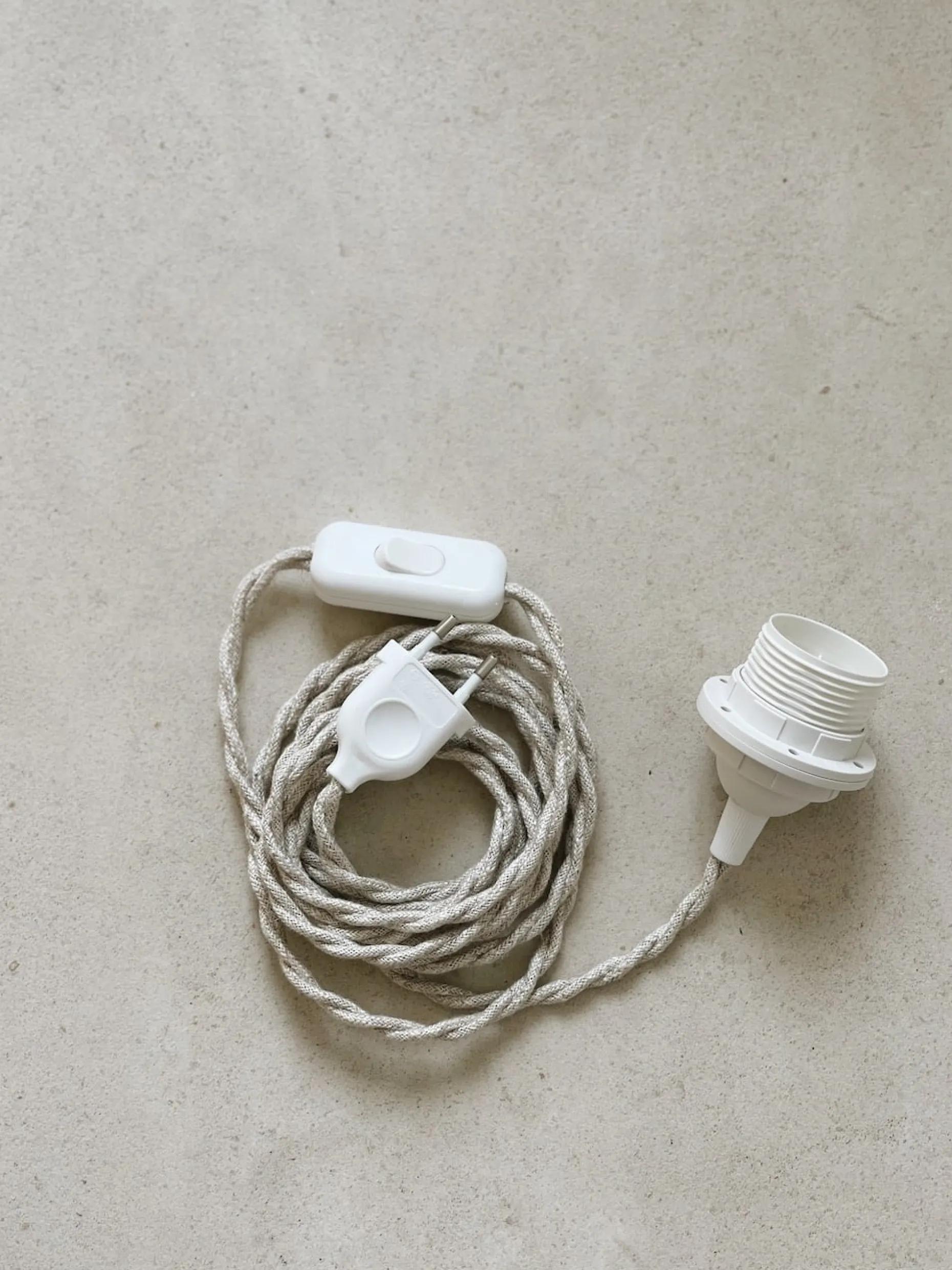 Câble corde torsadé électrifié