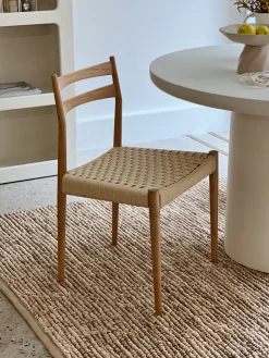 Chaise en bois de frêne et assise tressée