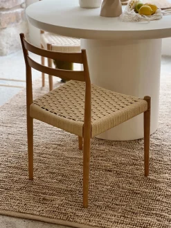 Chaise en bois de frêne et assise tressée