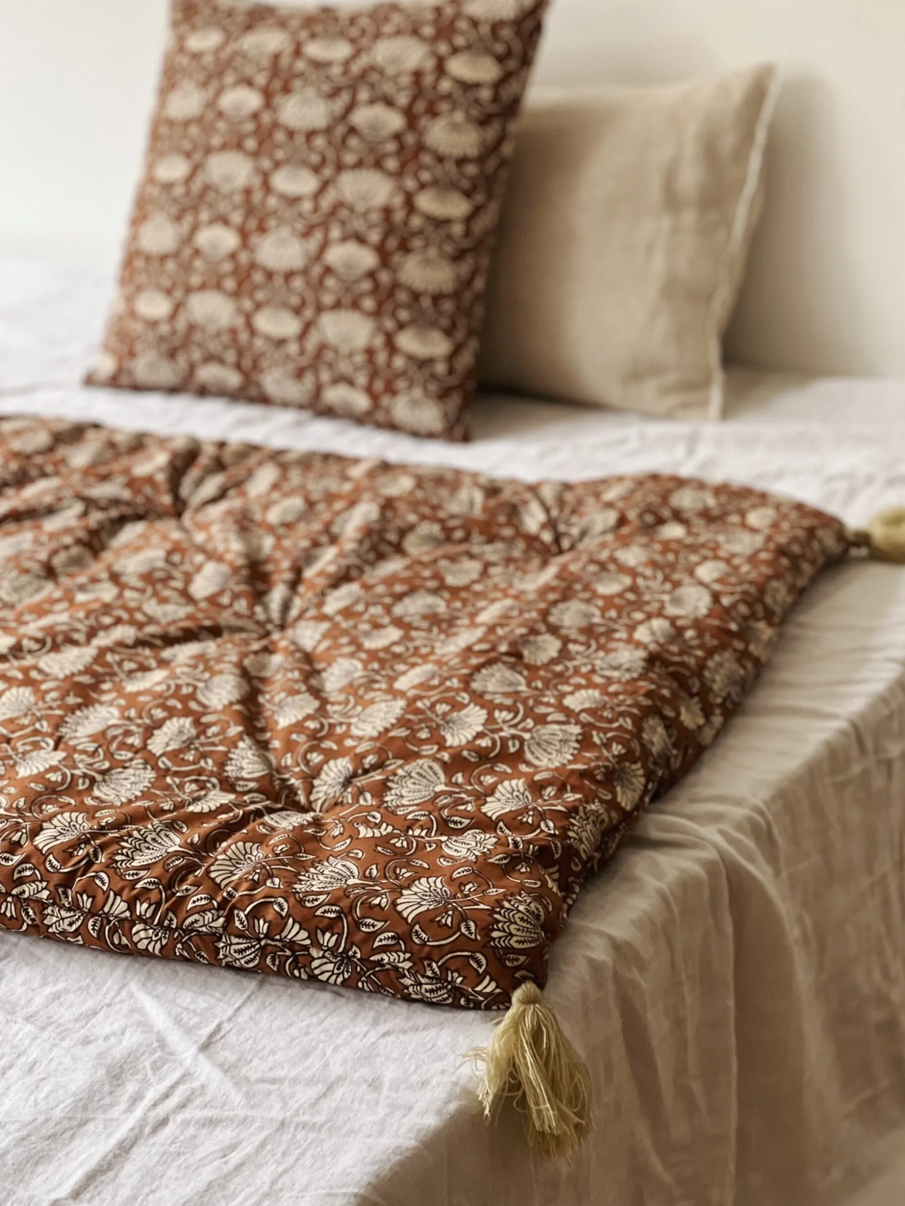 Edredon imprimé brun