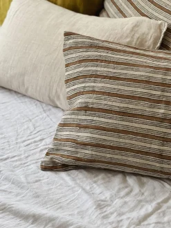 Housse de coussin en lin rayé