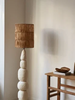 Lampadaire boule en papier mâché