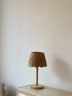 Lampe à poser bois et raphia Frida