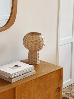 Lampe à poser en rotin
