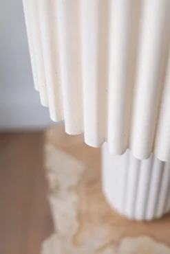 Lampe à poser Minera écru