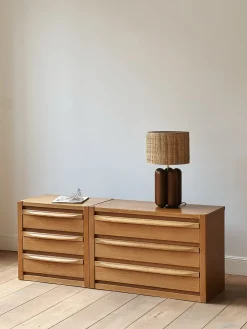 Meuble bas en bois à tiroirs