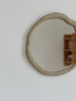 Miroir en résine de forme organique