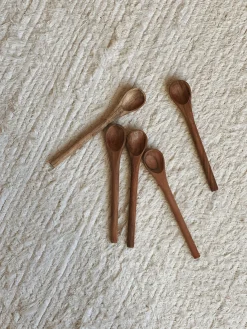 Petite cuillère en bois