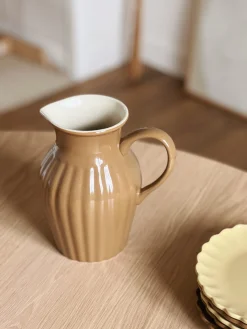 Pichet en grès avec anse