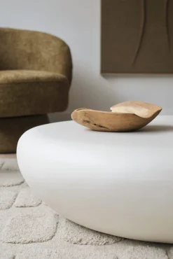 Table basse forme organique en microciment