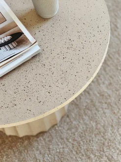 Table d’appoint design moucheté