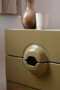 Table de chevet vert olive