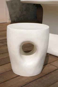 Tabouret en résine blanche