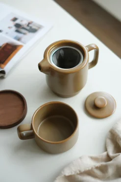 Théière solitaire en grès